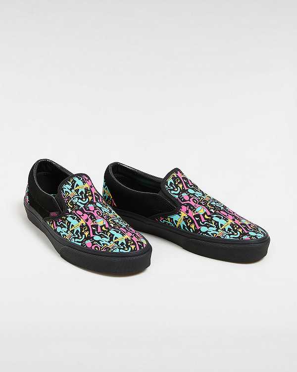 Black Vans Classic Women Slip On Shoes | VN2136407