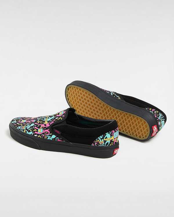 Black Vans Classic Women Slip On Shoes | VN2136407