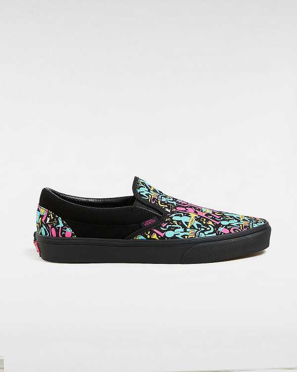 Black Vans Classic Women Slip On Shoes | VN2136407